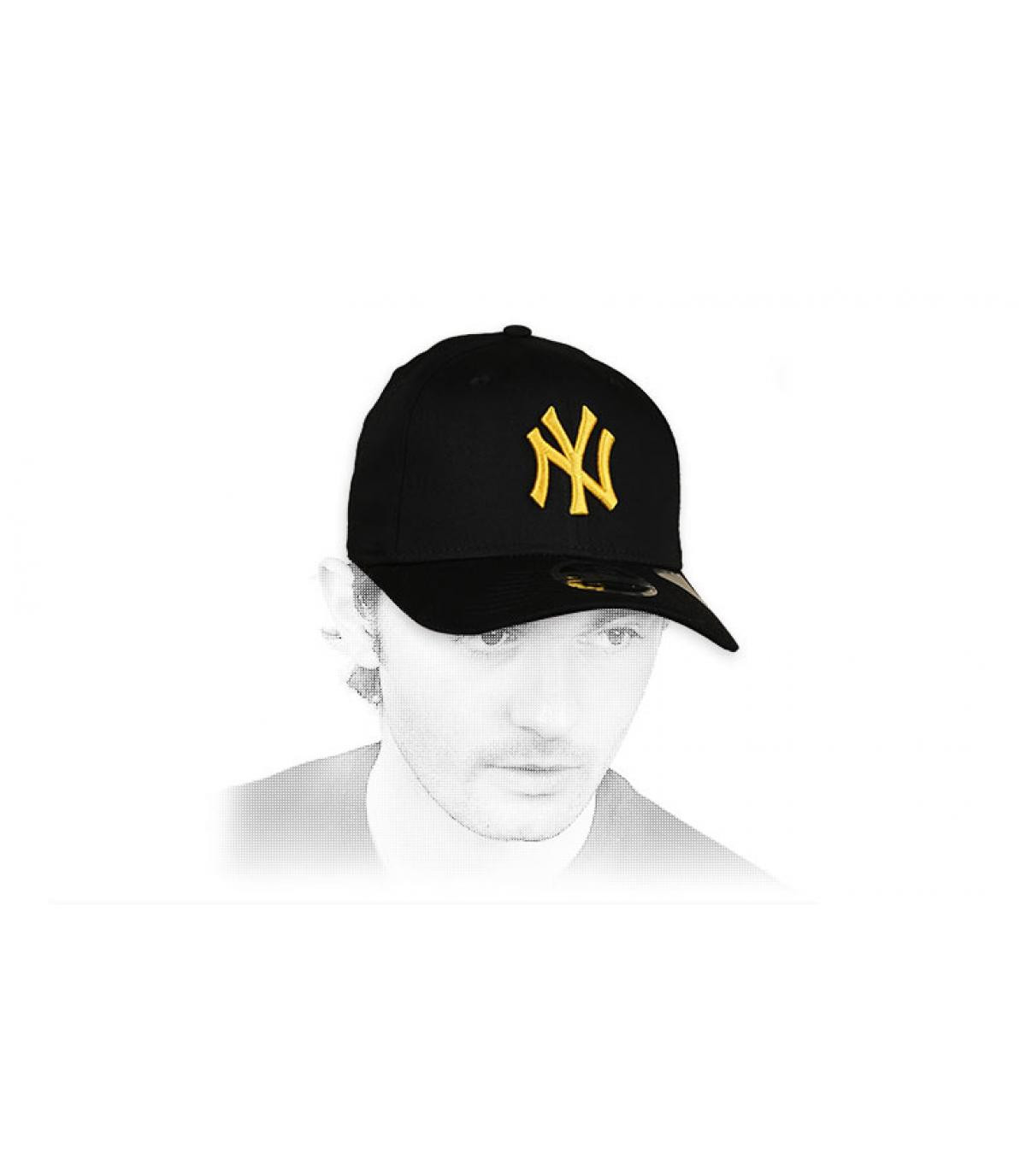 black yellow NY cap League Ess 950 Stretch NY black mellow yellow